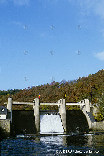 eau - water
barrage de Nisramont